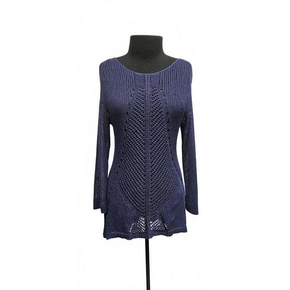 Cozy Navy Blue Knit Sweater with Elegant Pattern - Picture 1 of 4